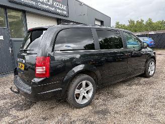 Chrysler Town & Country 3.8 V6 7-pers. AUTOMAAT NIEUWE APK picture 4