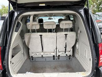Chrysler Town & Country 3.8 V6 7-pers. AUTOMAAT NIEUWE APK picture 14
