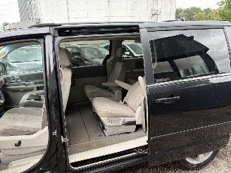 Chrysler Town & Country 3.8 V6 7-pers. AUTOMAAT NIEUWE APK picture 23