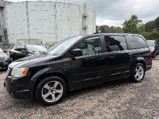 Chrysler Town & Country 3.8 V6 7-pers. AUTOMAAT NIEUWE APK picture 2