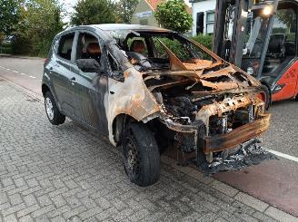 Coche siniestrado Kia Venga 1.4 CVVT 16V 2011/4