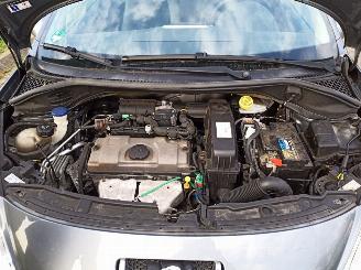 Peugeot 207 1.4 picture 6
