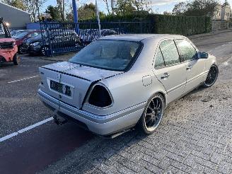 Mercedes C-klasse C 180 picture 3