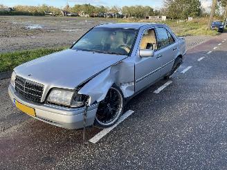 Mercedes C-klasse C 180 picture 2