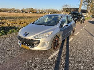 Peugeot 308 1.6 VTi picture 2