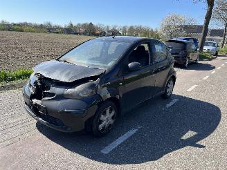 Toyota Aygo 1.0-12V picture 2