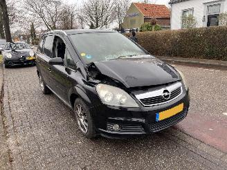 Opel Zafira 1.8-16V picture 1