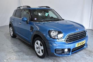 krockskadad bil auto Mini Countryman ONE 2018/9