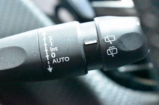Peugeot 2008 1.2 Pure tech allure picture 24