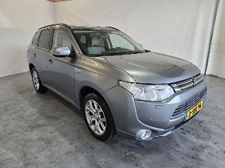 Vrakbiler auto Mitsubishi Outlander 2.0 PHEV Instyle 2013/11