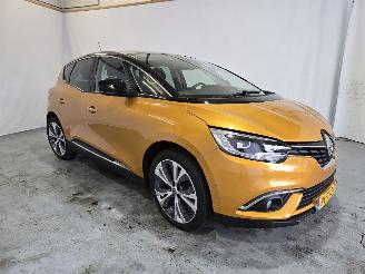 skadebil auto Renault Scenic 1.2 TCe Intens 2017/12