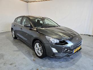 Damaged car Ford Focus 1.0 EcoBoost Hybrid Trend Edition Business 2022/2