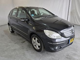 skadebil auto Mercedes B-klasse b150 2007/3