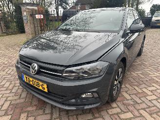 Vaurioauto  passenger cars Volkswagen Polo 1.0 MPI Comfortline Business 2018/7