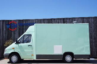 Uttjänta bilar auto Mercedes Sprinter 308 CDi Verkoopsauto voor Hamburgers Frituur Bakplaat Vriezer 2001/7