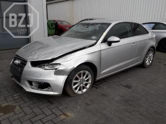 skadebil auto Audi A3 A3 (8V1/8VK), Hatchback 3-drs, 2012 / 2020 1.6 TDI 16V 2013/5