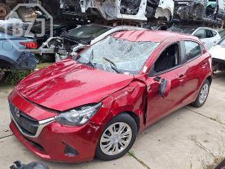 Coche siniestrado Mazda 2 2 (DJ/DL), Hatchback, 2014 1.5 SkyActiv-G 75 2020
