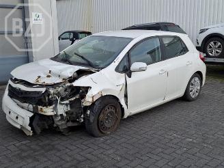 Uttjänta bilar auto Toyota Auris Auris (E15), Hatchback, 2006 / 2012 1.8 16V HSD Full Hybrid 2011