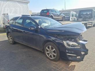 Volvo V-60 V60 I (FW/GW), Combi, 2010 / 2018 2.0 D3 16V picture 2