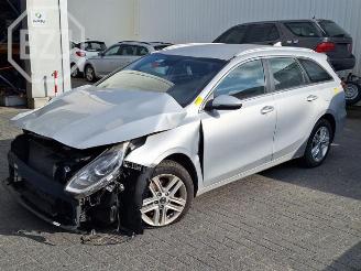 krockskadad bil auto Kia Cee d Ceed Sportswagon (CDF), Combi 5-drs, 2018 1.0i T-GDi 12V 2022/2