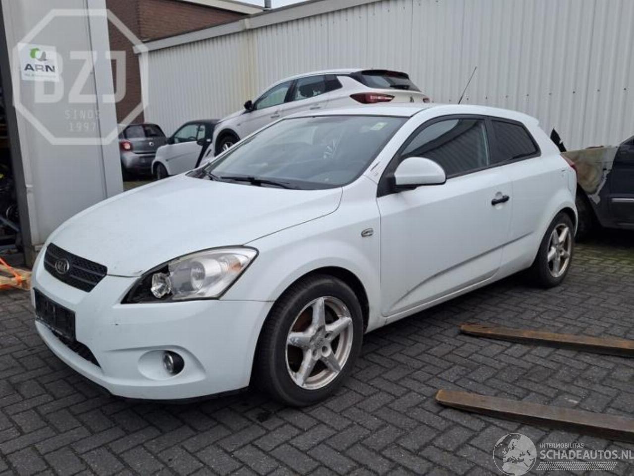 Kia Cee d Cee'd (EDB5), Hatchback 5-drs, 2006 / 2012 1.6 CRDi 16V