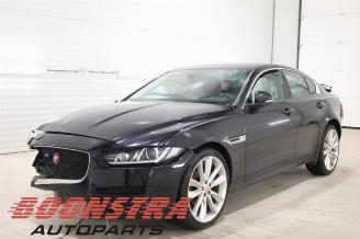 Vrakbiler auto Jaguar XE XE, Sedan, 2015 2.0d 180 16V 2017/10