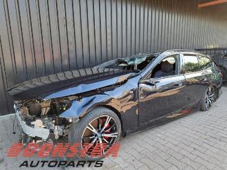 Vrakbiler auto BMW i5 i5 Touring (G61), Combi, 2024 eDrive40 84 kWh 2024/6
