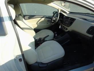 Kia Rio Rio III (UB), Hatchback, 2011 / 2017 1.2 CVVT 16V picture 8