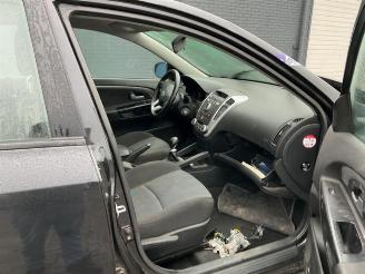 Kia Cee d Cee'd (EDB5), Hatchback 5-drs, 2006 / 2012 1.6 CRDi 16V picture 5