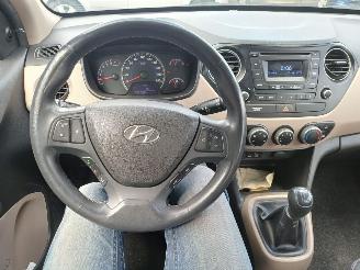 Hyundai I-10 1.0i i-Motion picture 6