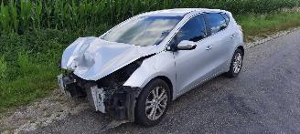 Schadeauto Kia Cee d 1.6 crdi 2012/6