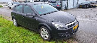 Opel Astra H 1.9 CDTI picture 2