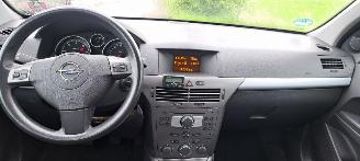 Opel Astra H 1.9 CDTI picture 6