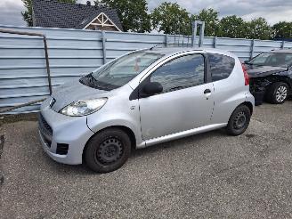 Vrakbiler auto Peugeot 107  2009/10