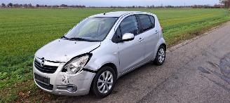 Vaurioauto  passenger cars Opel Agila  2014/6