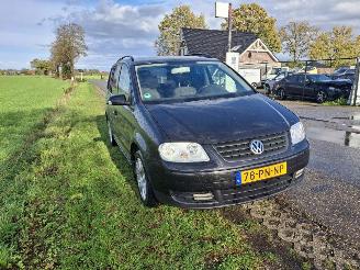 Volkswagen Touran 1.6 16V FSI picture 3