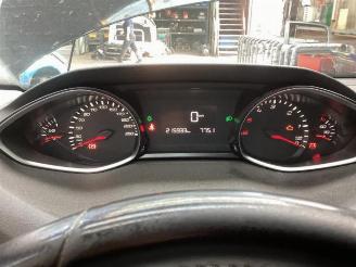 Peugeot 308 308 (L3/L8/LB/LH/LP), Hatchback 5-drs, 2013 / 2021 1.6 BlueHDi 120 picture 11