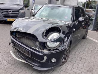 Vrakbiler auto Mini Mini Mini (F55), Hatchback 5-drs, 2013 1.5 12V One 2018/5