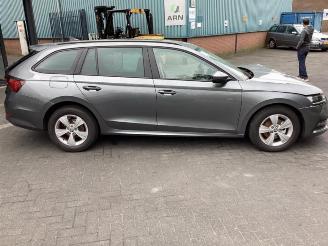 Skoda Octavia Octavia Combi (NXAC), Combi 5-drs, 2019 1.0 TSI e-TEC 12V picture 4