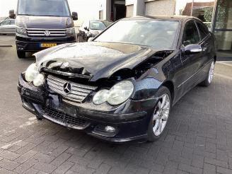 Vrakbiler auto Mercedes C-klasse C Sportcoupe (C203), Hatchback, 2000 / 2008 1.8 C-200K 16V 2005/1
