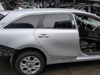 Kia Cee d Ceed Sportswagon (CDF), Combi 5-drs, 2018 1.0i T-GDi 12V picture 4