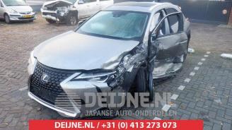 Vrakbiler auto Lexus UX UX, SUV, 2019 250h 2.0 16V 2020/3
