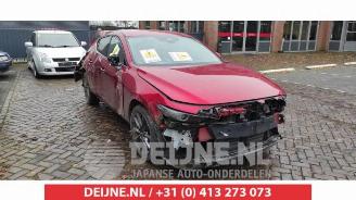 skadebil auto Mazda 3 3 Sport (BP), Hatchback, 2018 2.0 SkyActiv-G 122 Mild Hybrid 16V 2021/5
