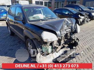 Vrakbiler auto Hyundai Tucson Tucson (JM), SUV, 2004 / 2010 2.0 16V CVVT 4x4 2006/11
