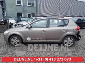 Kia Cee d Cee'd (EDB5), Hatchback 5-drs, 2006 / 2012 1.4 CVVT 16V picture 4