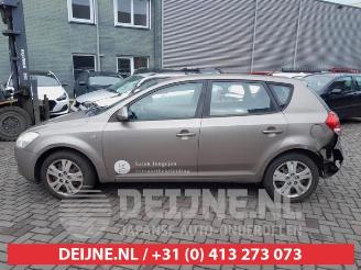 Kia Cee d Cee'd (EDB5), Hatchback 5-drs, 2006 / 2012 1.4 CVVT 16V picture 4