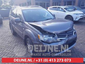 Mitsubishi Outlander Outlander (CW), SUV, 2006 / 2012 3.0 V6 24V Mivec 4x4 picture 1