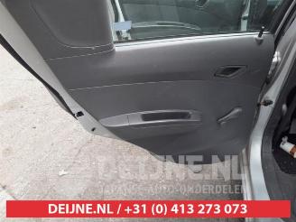 Chevrolet Spark Spark (M300), Hatchback, 2010 1.0 16V picture 12