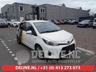 Uttjänta bilar auto Toyota Yaris Yaris III (P13), Hatchback, 2010 / 2020 1.5 16V Hybrid 2014/7