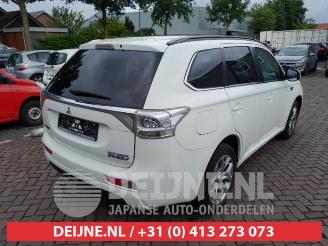 Mitsubishi Outlander Outlander (GF/GG), SUV, 2012 / 2022 2.0 16V PHEV 4x4 picture 7